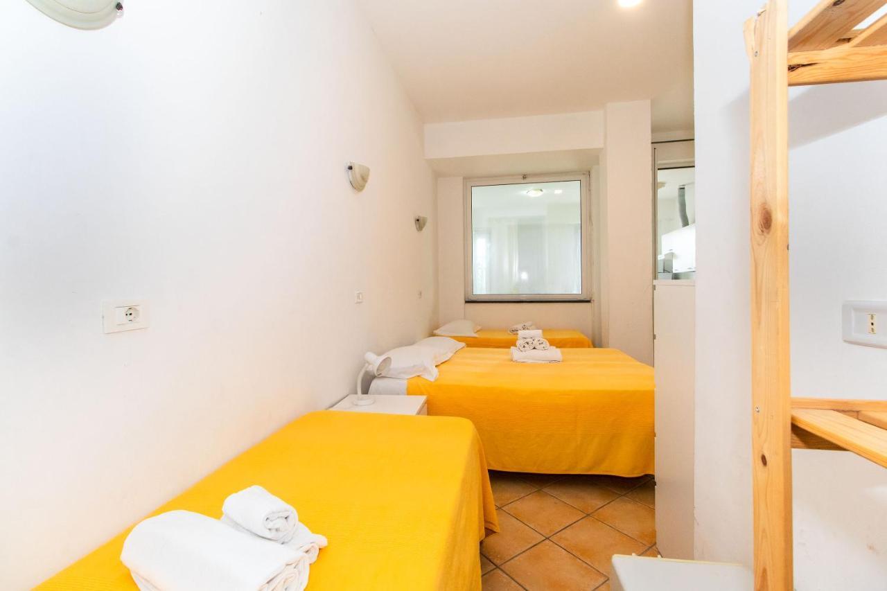 Chiavari Cozy Apartments In Villa With Shared Garden & Parking Exteriör bild