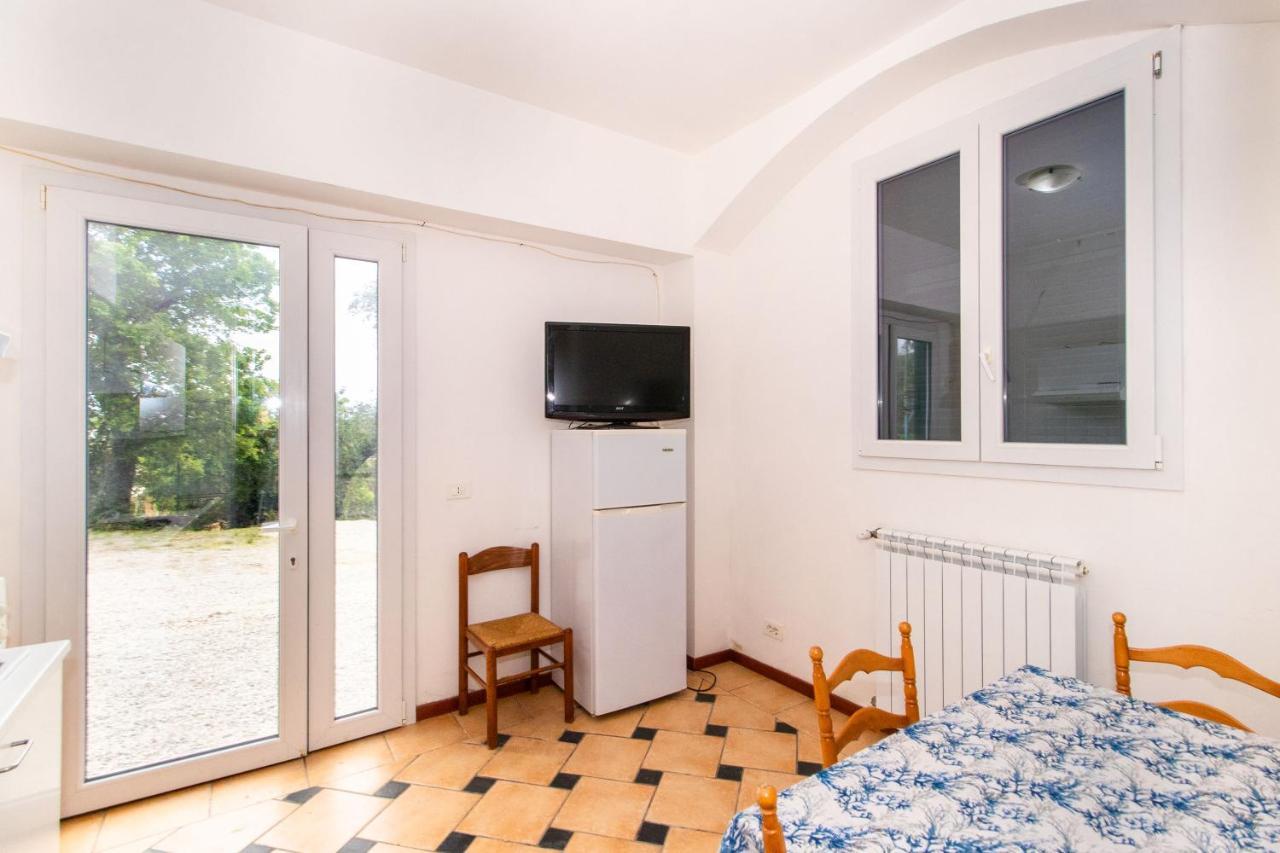 Chiavari Cozy Apartments In Villa With Shared Garden & Parking Exteriör bild