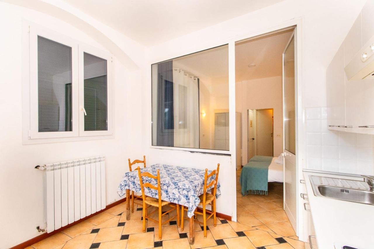 Chiavari Cozy Apartments In Villa With Shared Garden & Parking Exteriör bild