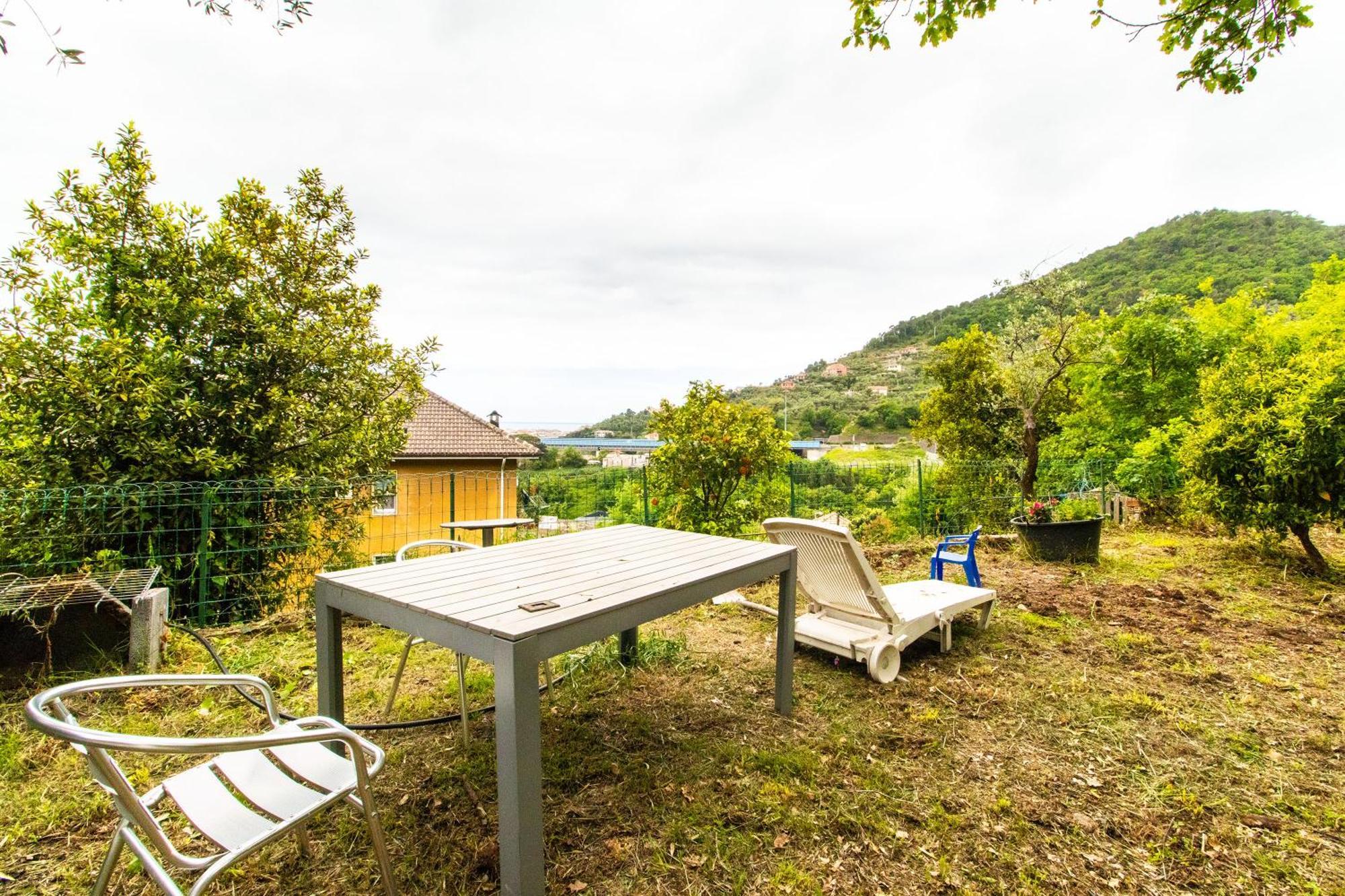 Chiavari Cozy Apartments In Villa With Shared Garden & Parking Exteriör bild