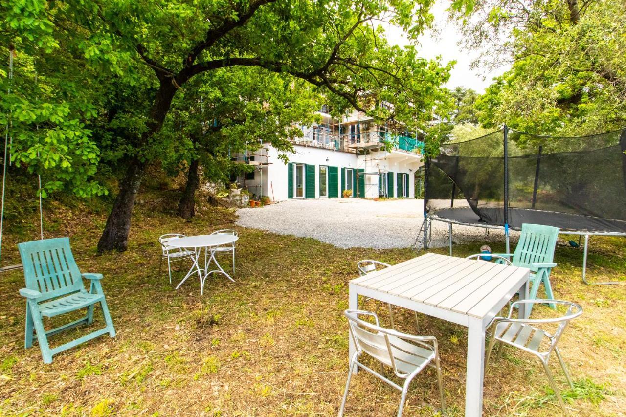 Chiavari Cozy Apartments In Villa With Shared Garden & Parking Exteriör bild